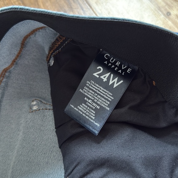 Curve Appeal Denim Bermuda Rolled Hem Shorts Size 24W - Picture 3 of 4